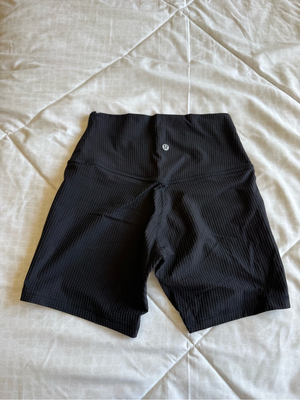 Lululemon High-Rise Yoga Short 6" *Grid Texture great condition - Picture 5 of 6